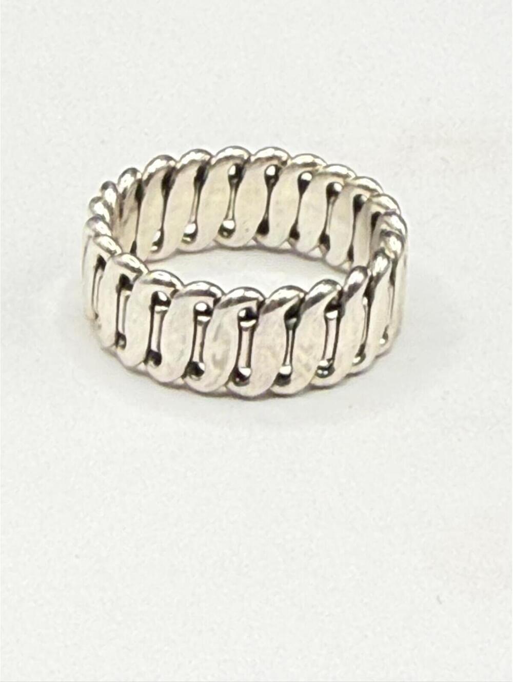 Sterling Silver Polished Link Eternity Band - Size 7